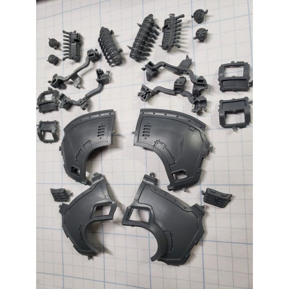 30K Space Marine Bits Saturnine Dreadnought Shield Generator Pauldrons B36 - Picture 3 of 10
